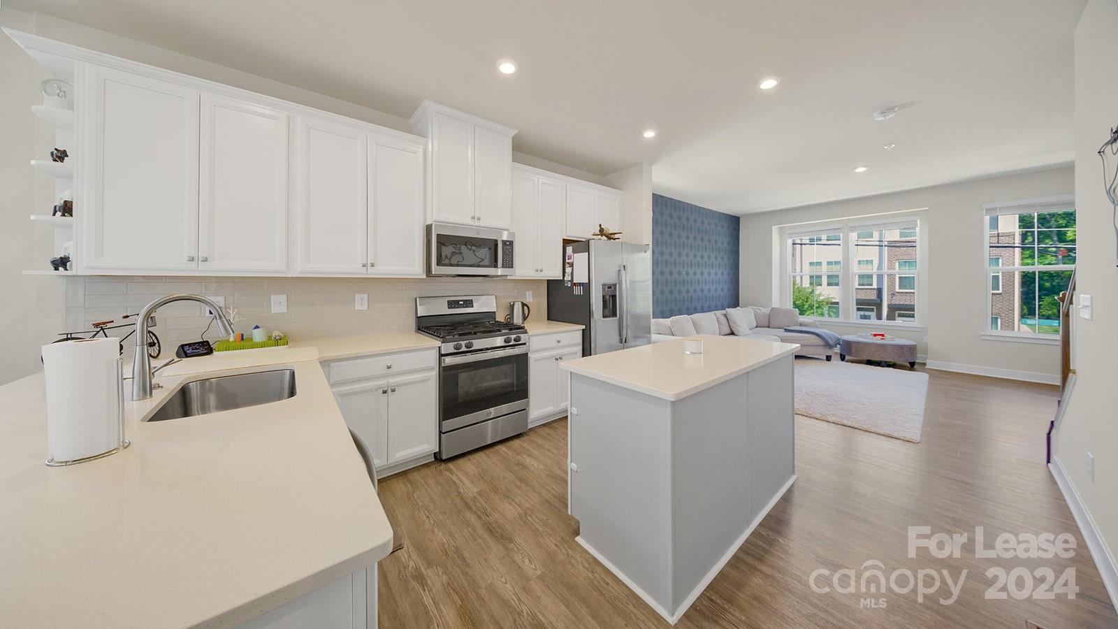 Parkwood Square - Residential Lease