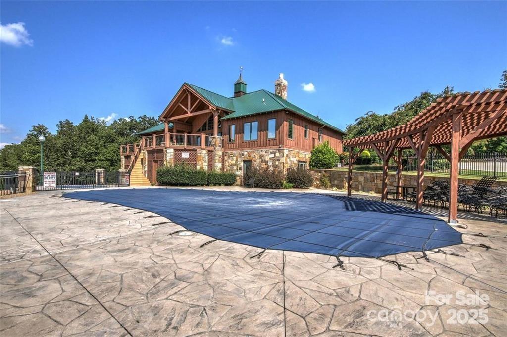 350 Pinnacle Trail