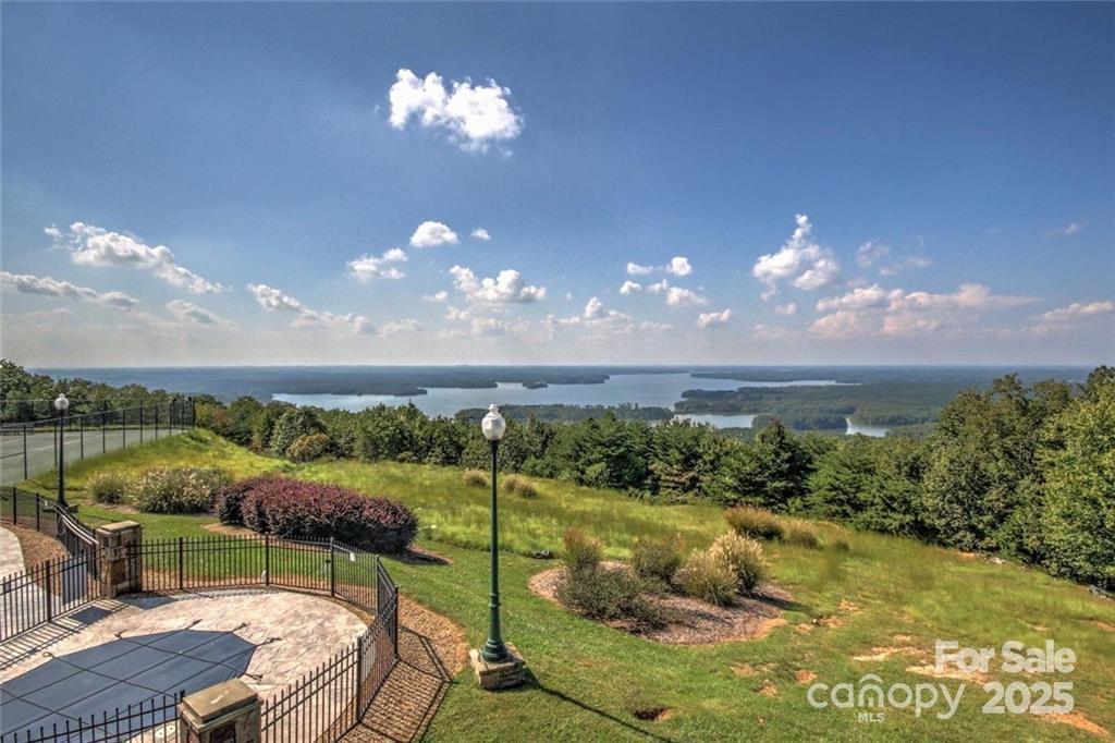 350 Pinnacle Trail