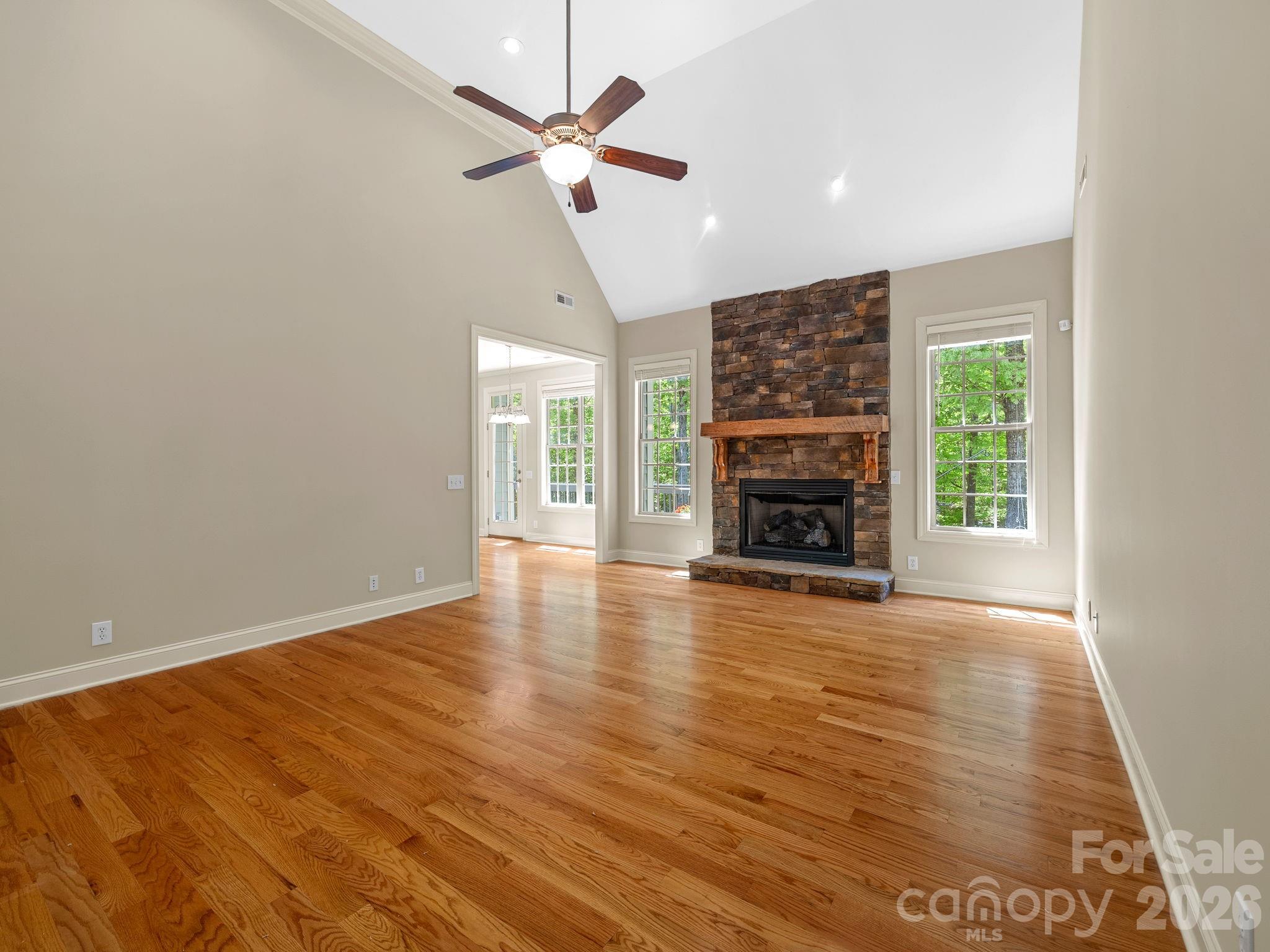 42 Woodridge Court 21-22