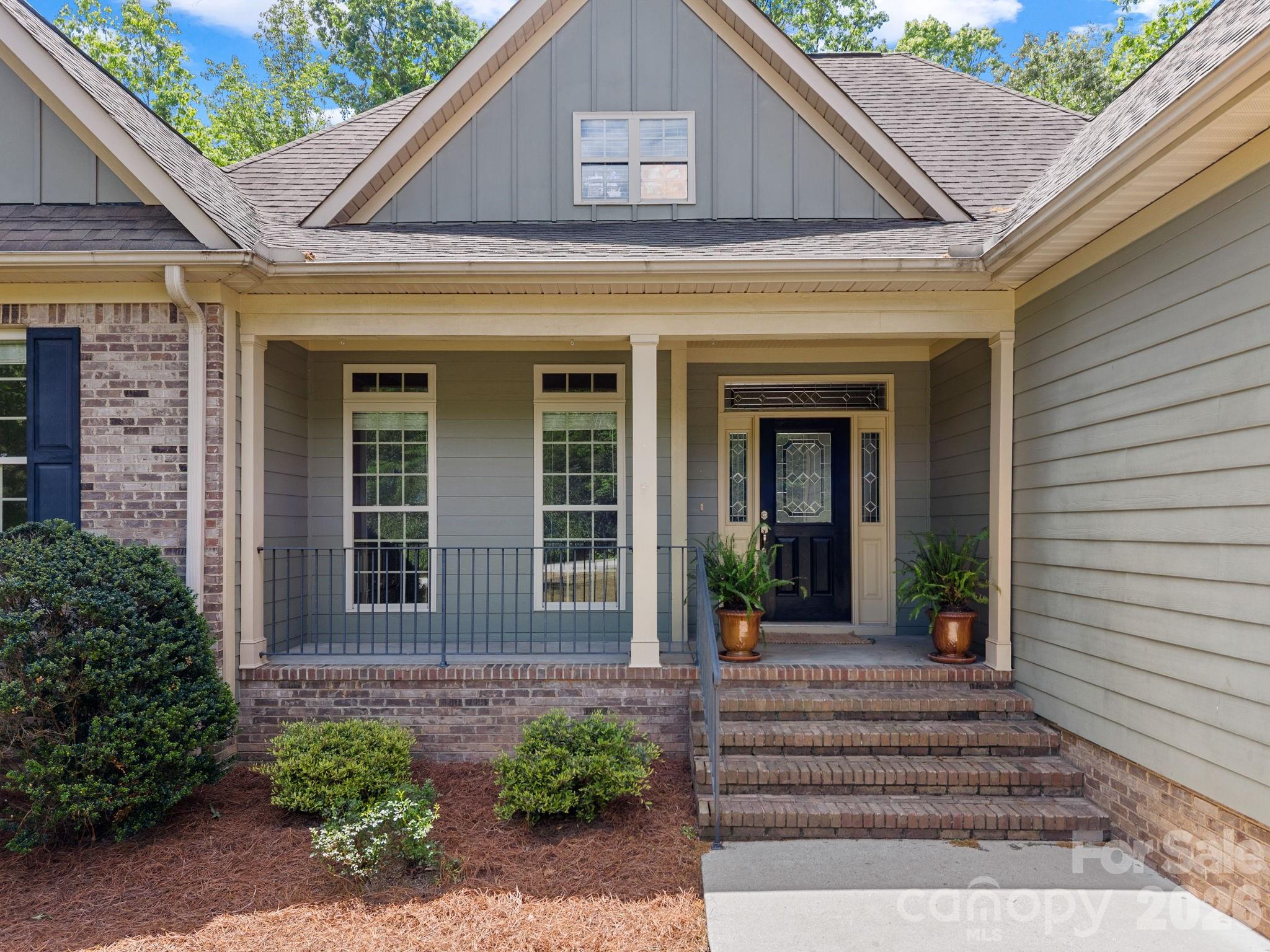 42 Woodridge Court 21-22