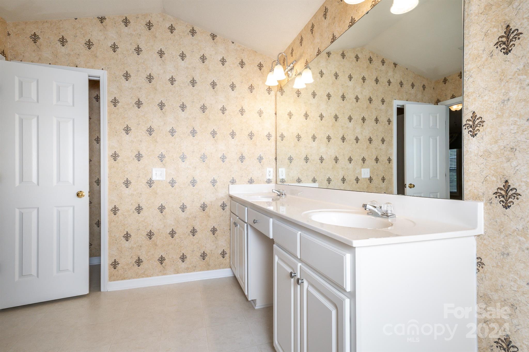 Autumn Trace - Residential