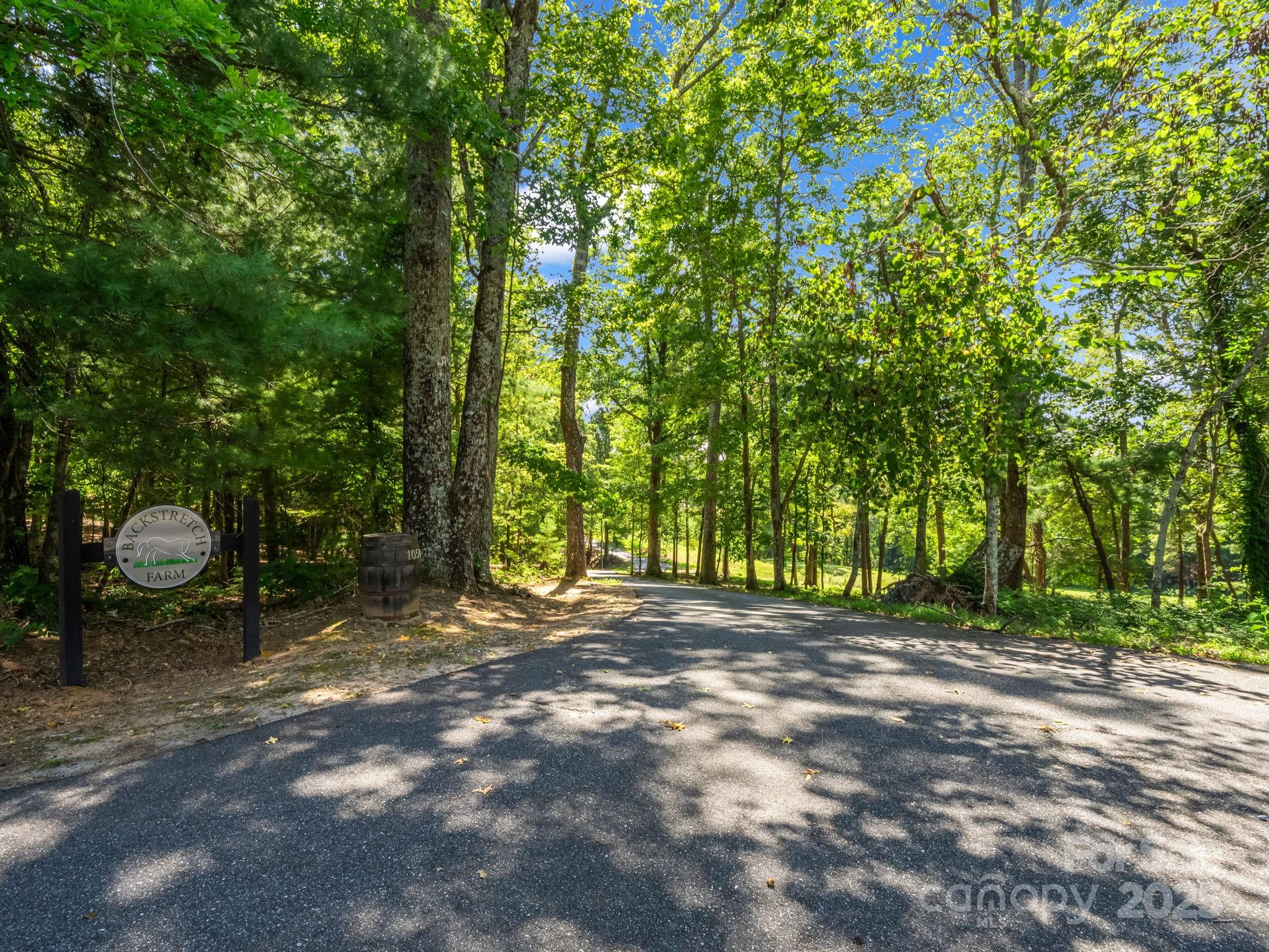 1050 Hunting Country Road