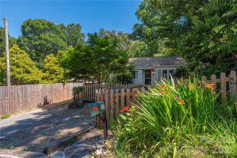 Photo of 37 Wilmington Street, Asheville, NC 28806 (MLS # 4395314)