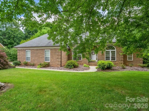 Photo of 1318 Fawn Ridge Road NW, Concord, NC 28027 (MLS # 4392755)