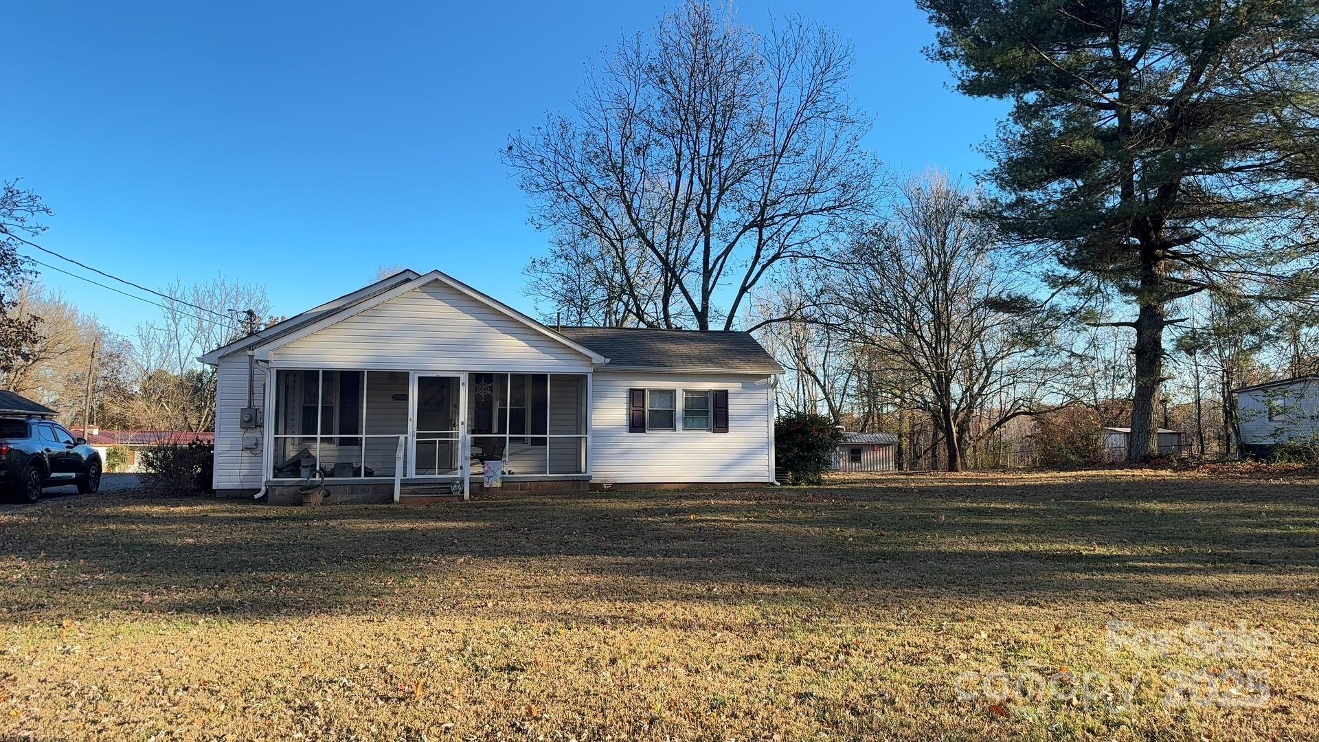 2794 E NC Highway 150 Highway