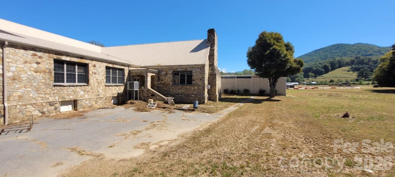 30 Paint Fork Road E