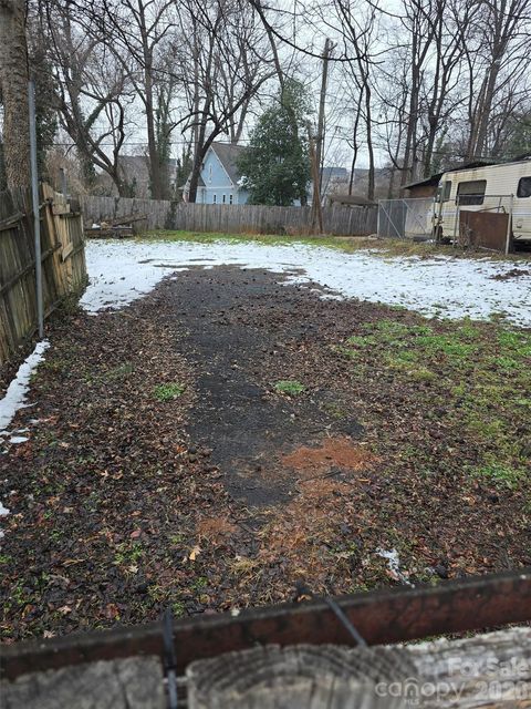 320 Woodvale Place Charlotte NC 28208