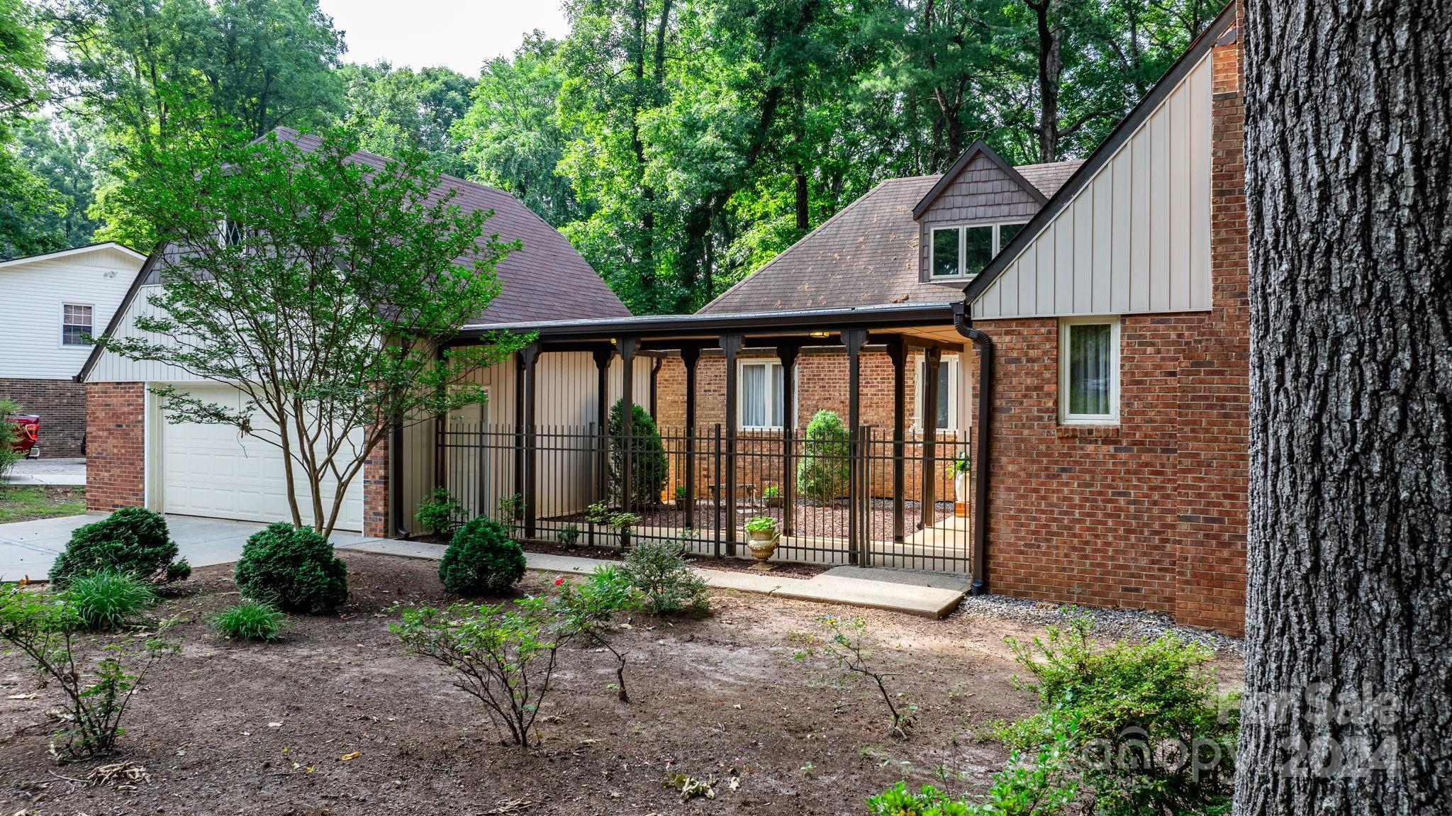 Huntington Forest - Residential