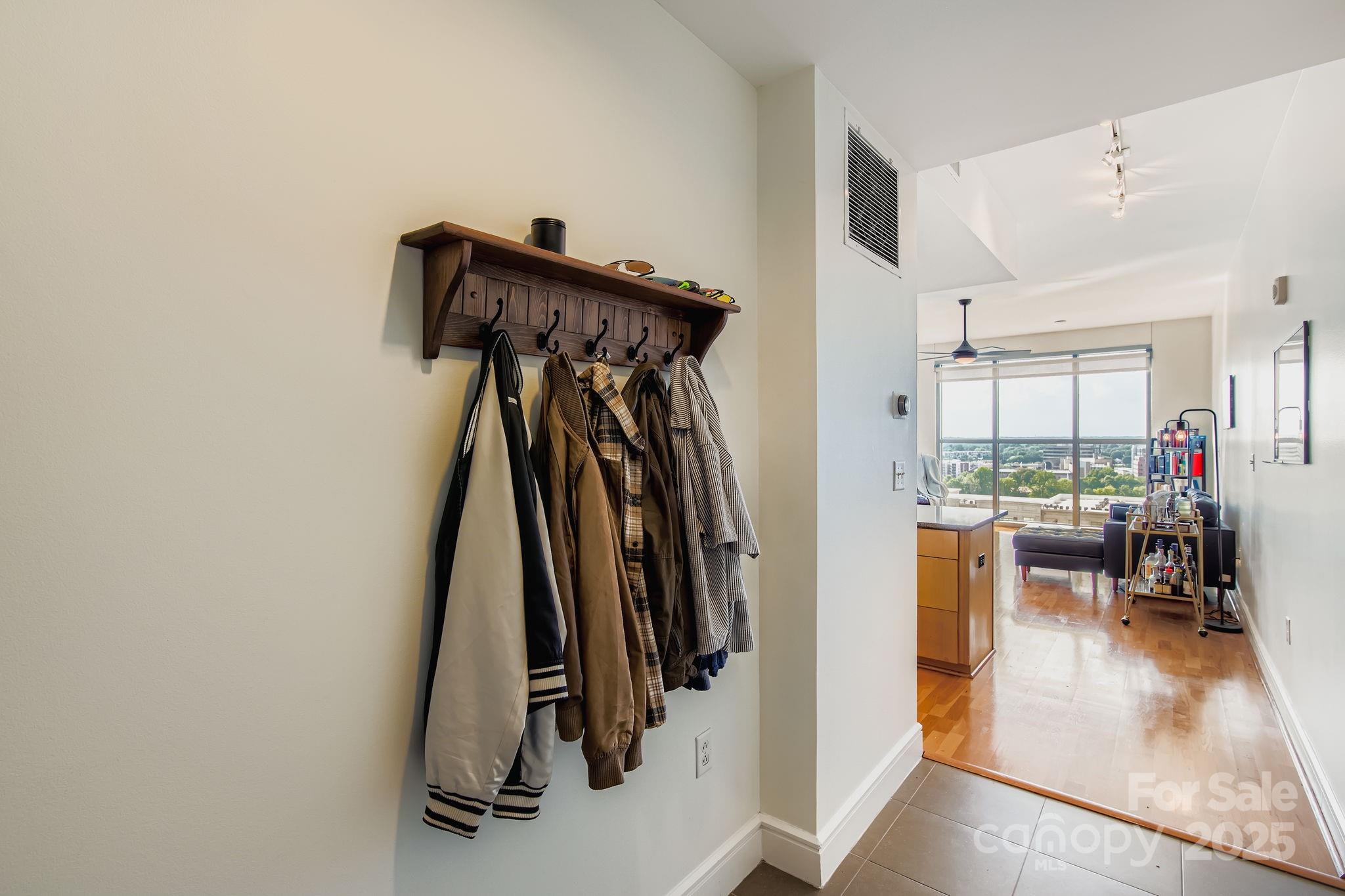 333 W Trade Street W 905