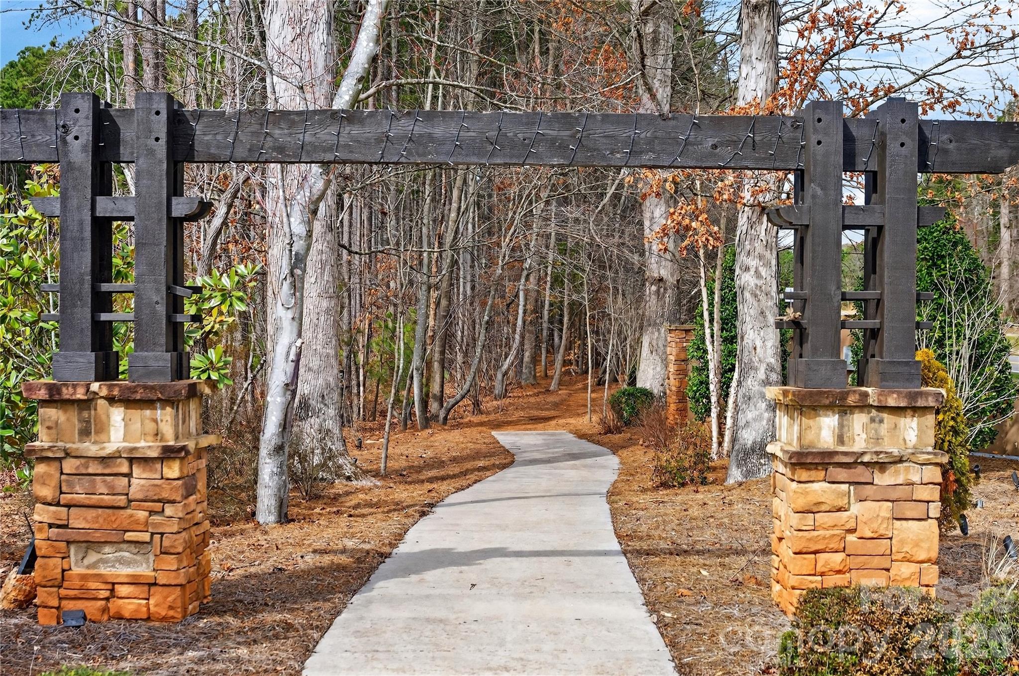 Falls Cove at Lake Norman - Residential