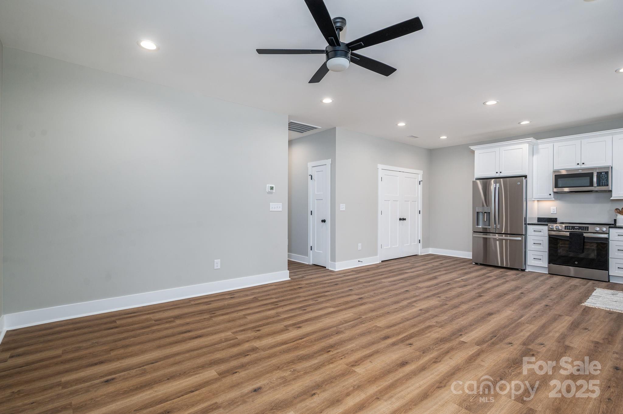211 Seigle Street 37-38
