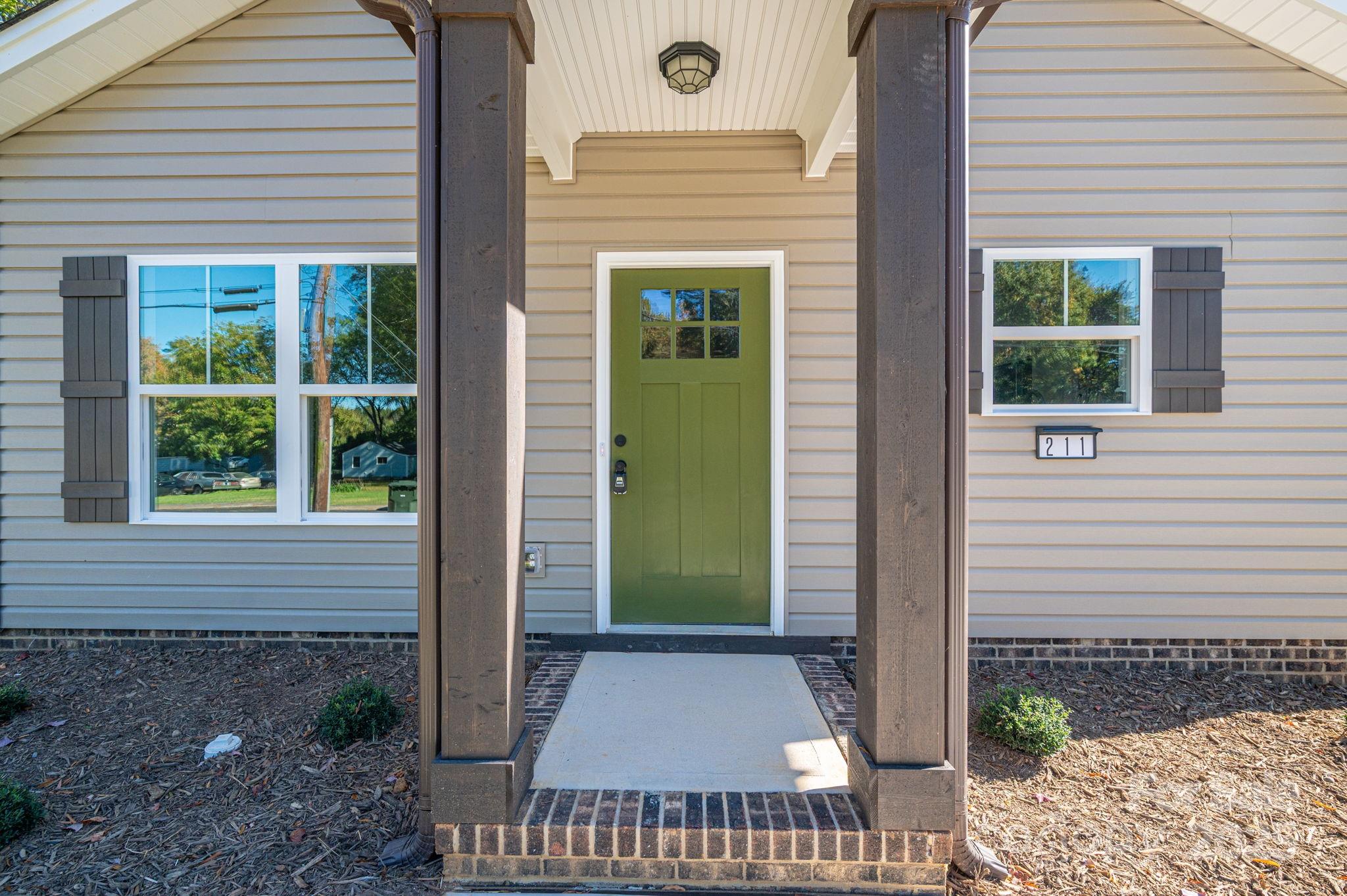 211 Seigle Street 37-38