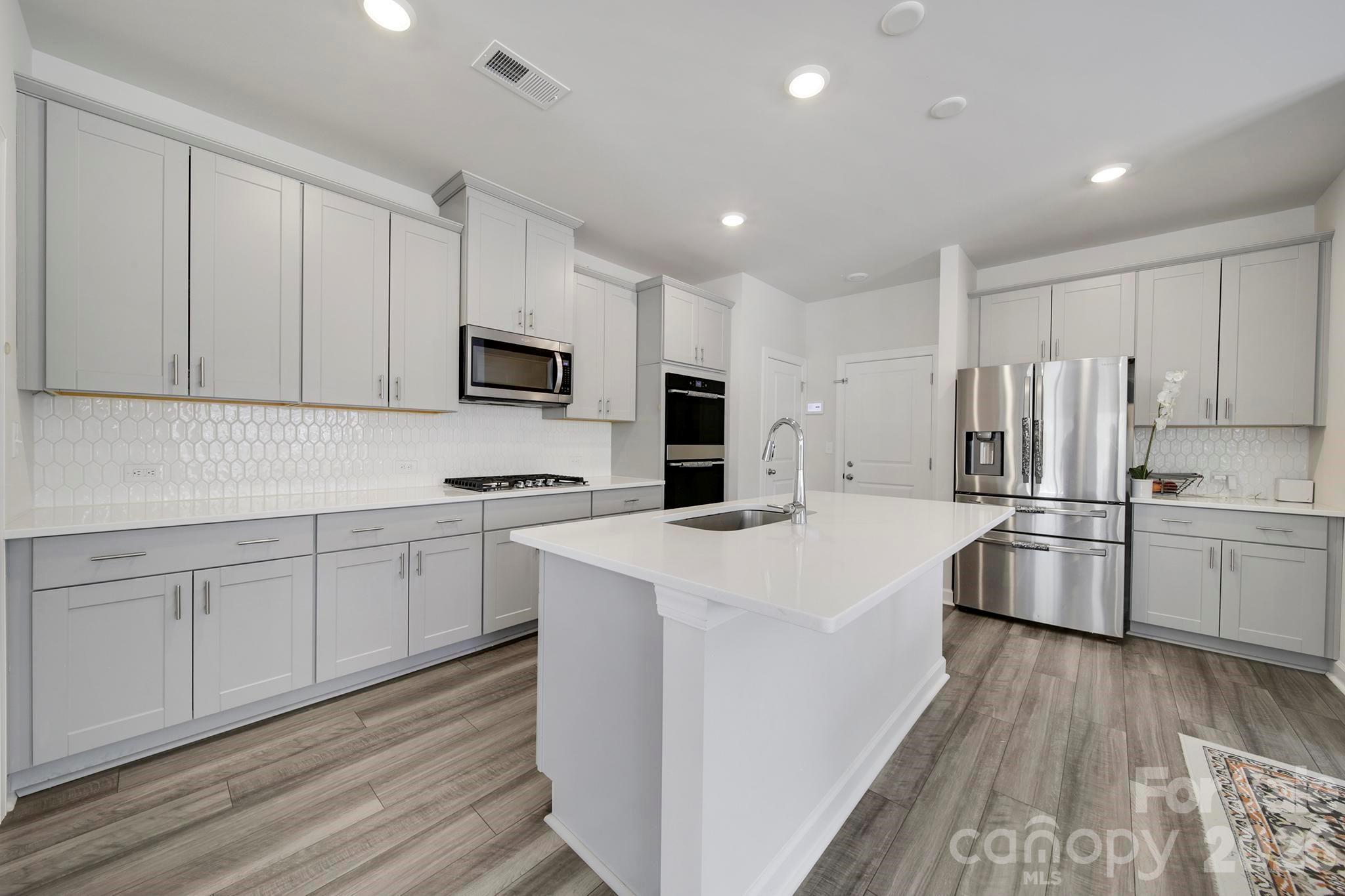 Anniston Chase - Residential