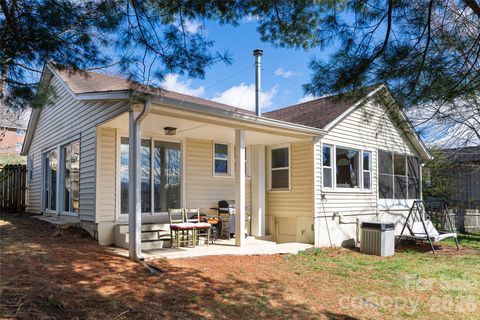 203 Pine Street Candler NC 28715