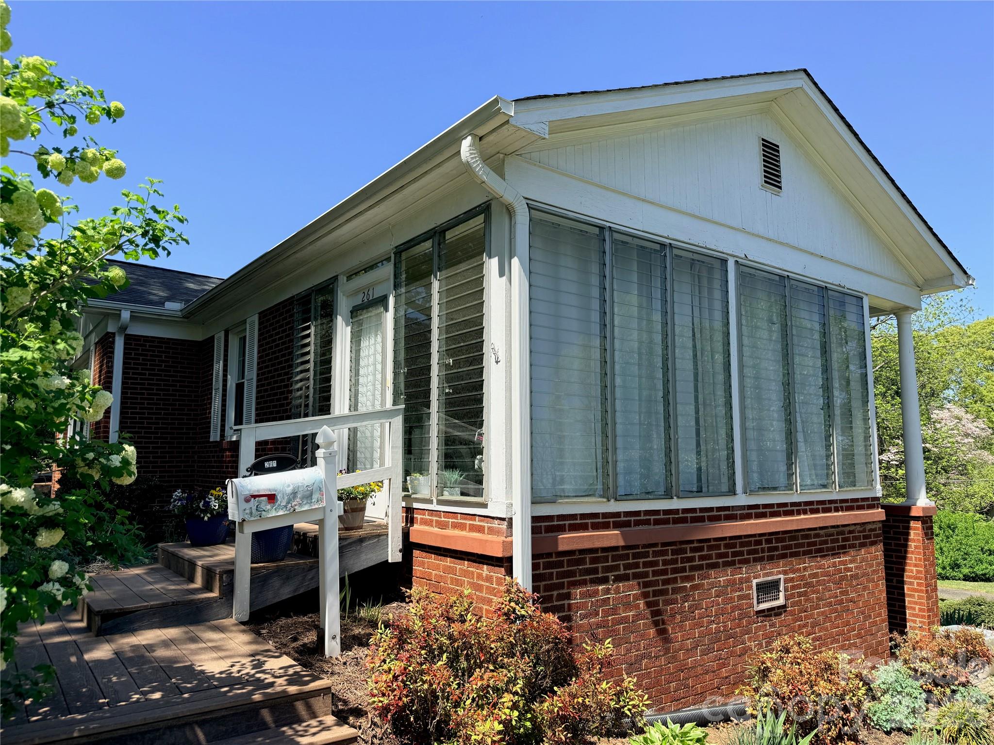 261 Old Caroleen Road