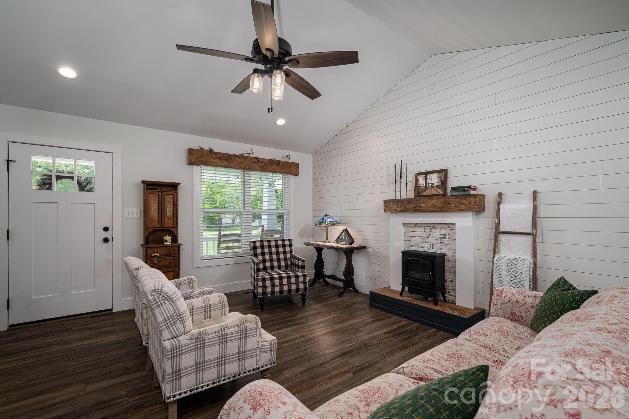 Rocky Ridge - Residential