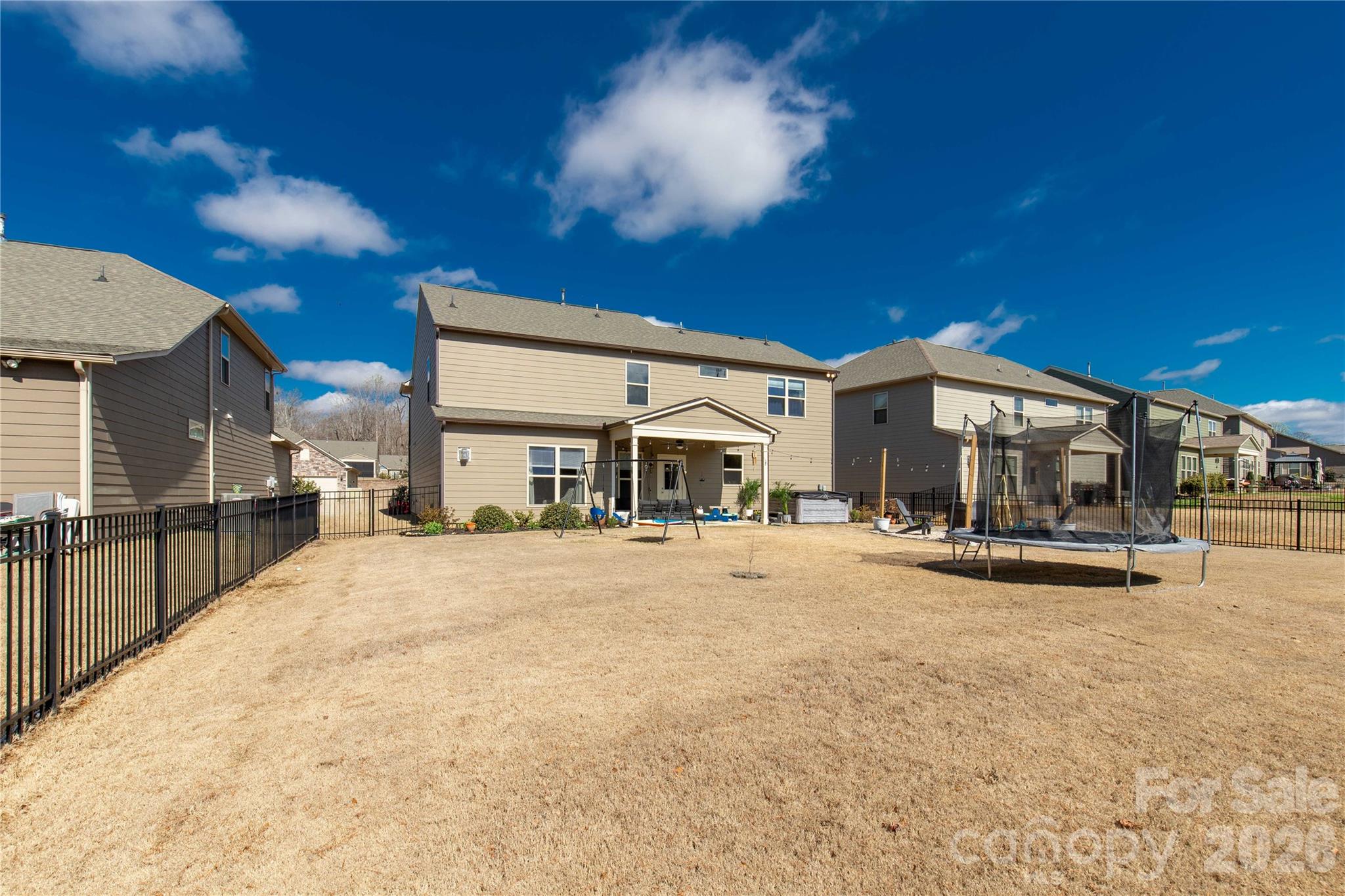 Queensbridge - Residential