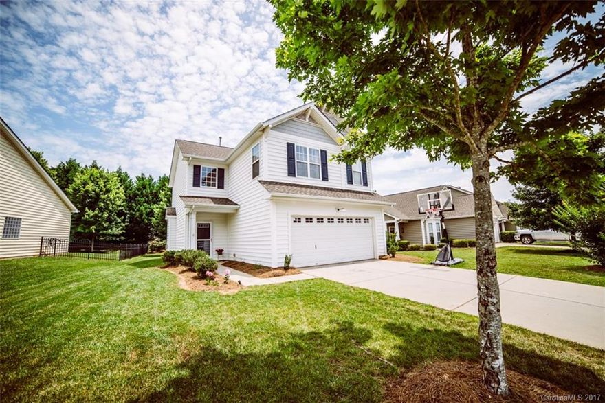 Welcome to this move-in ready home in desirable Whitley Mills.Home has lots to offer!Hardwoods on main.New granite in kitchen w/brkfst bar & lrg eat-in area.Arched entry from kitchen opens to living rm with cozy gas log fireplace.Enjoy entertaining w/ friends on the back patio w/flat back yard.Spacious mstr suite has vaulted ceilings w/2 walk-in closets.Mstr bth includes a garden tub and separate shower.Other amenities include a community pool/clubhouse.Ft Mill schools, close to shopping & I-77.