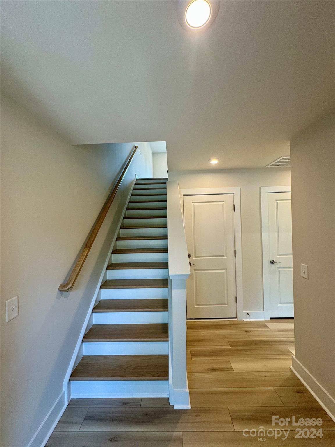 CONTEXT AT OAKHURST - Residential Lease