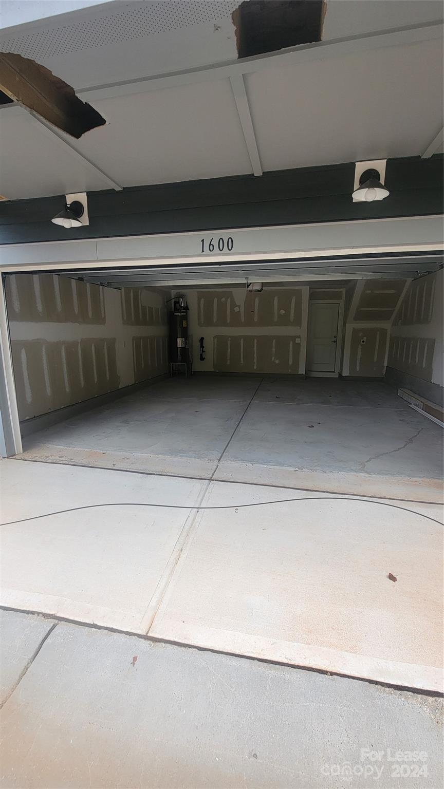 CONTEXT AT OAKHURST - Residential Lease