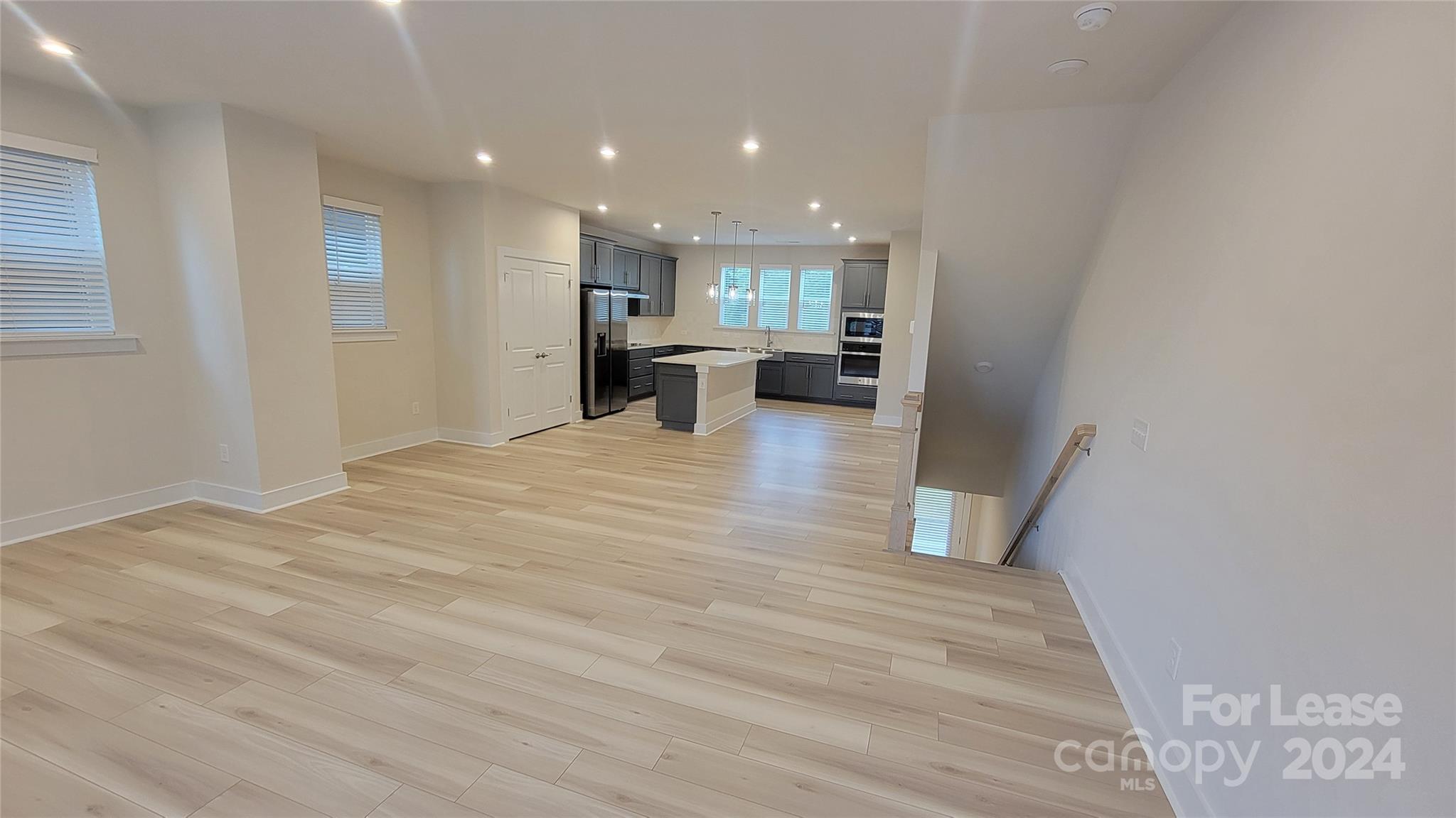 CONTEXT AT OAKHURST - Residential Lease