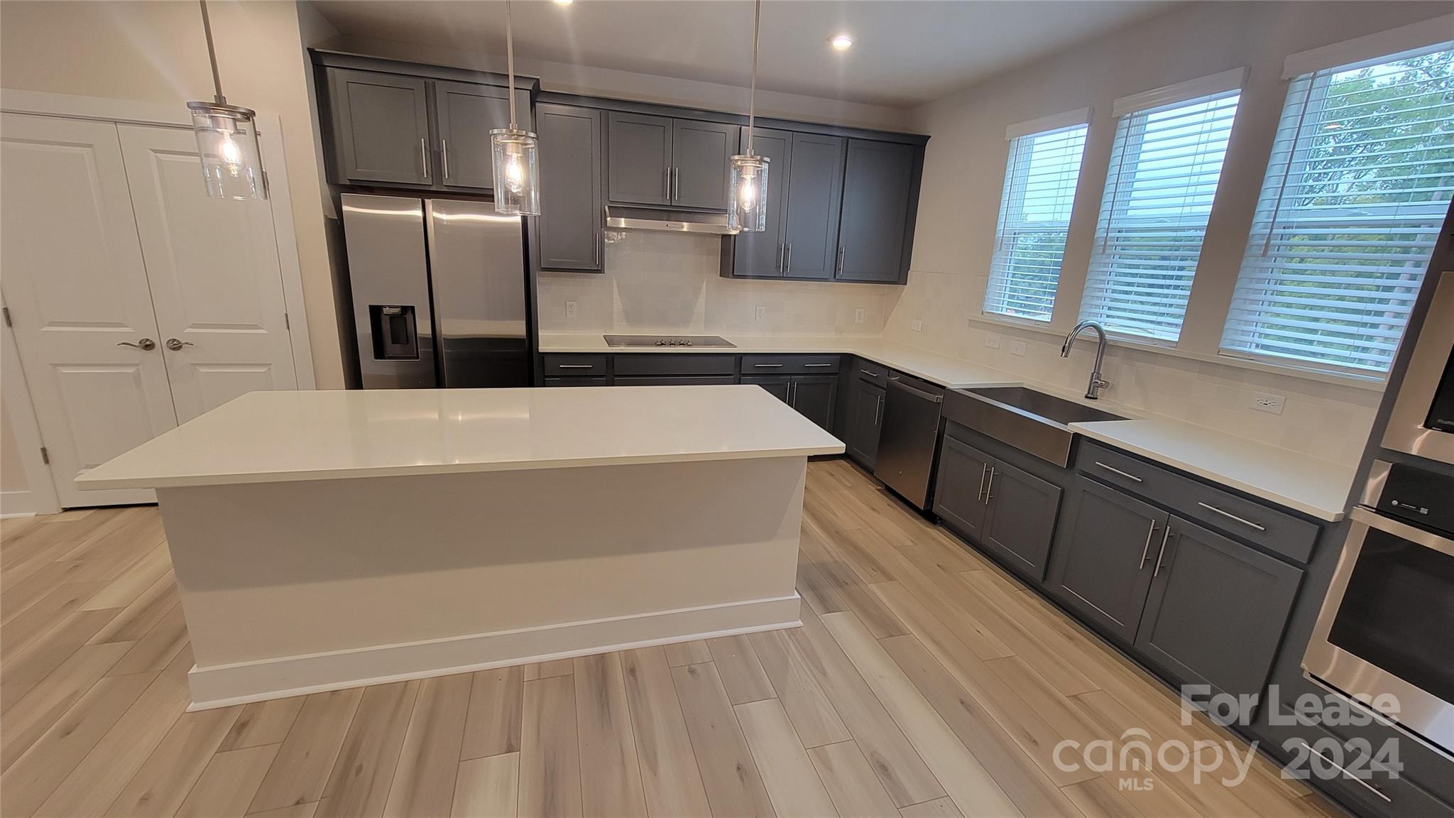 CONTEXT AT OAKHURST - Residential Lease