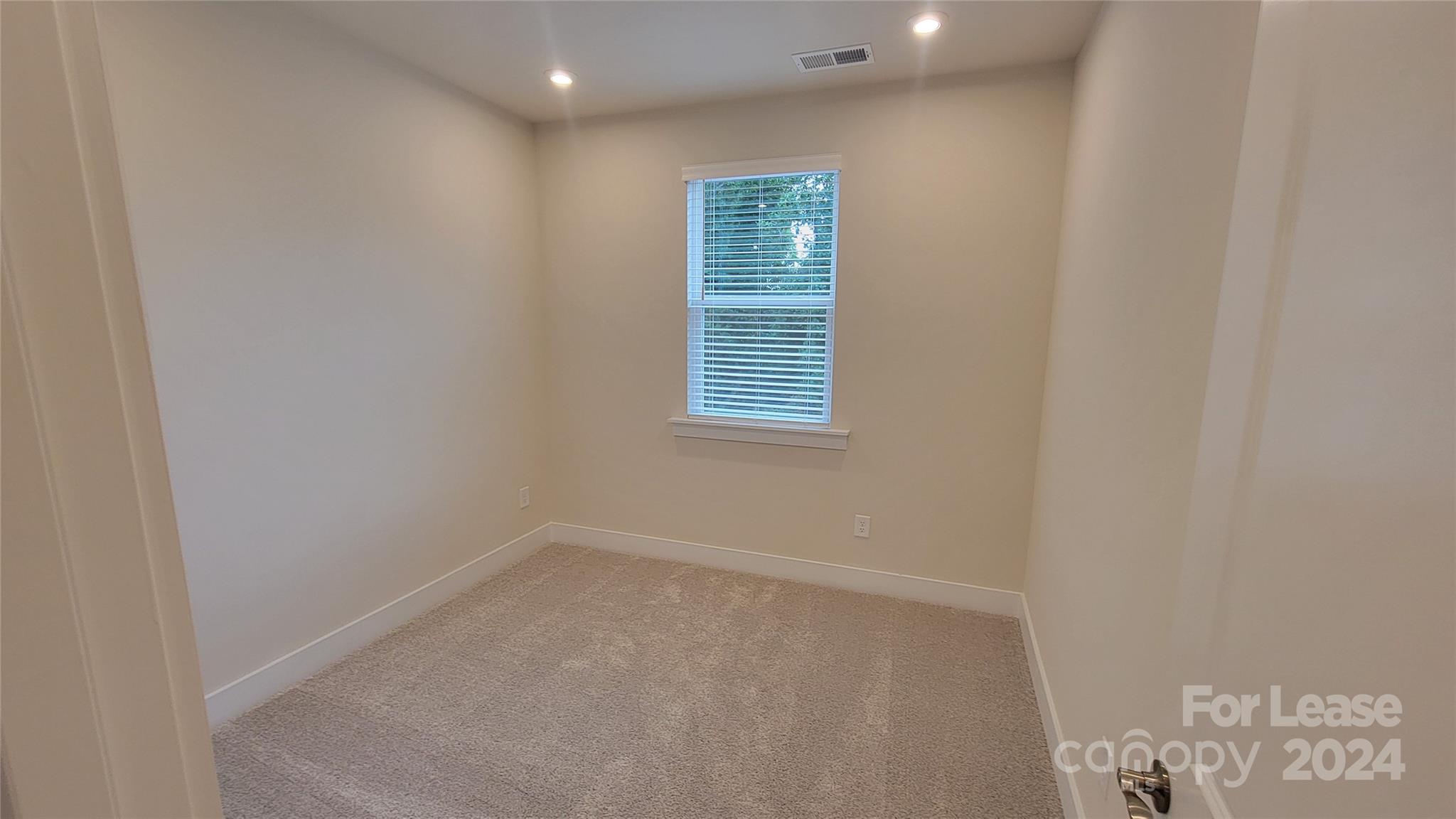 CONTEXT AT OAKHURST - Residential Lease