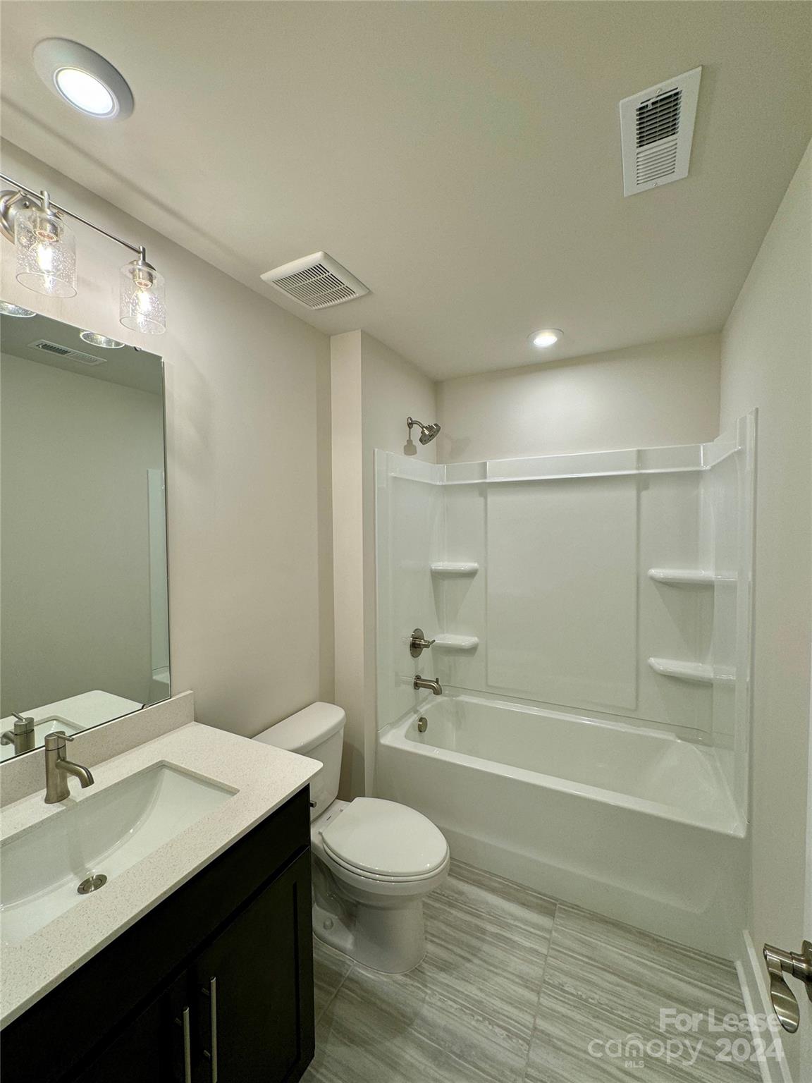 CONTEXT AT OAKHURST - Residential Lease