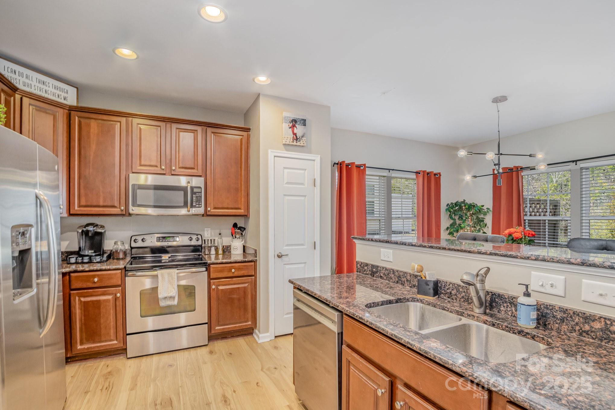 121 Inlet Point Drive