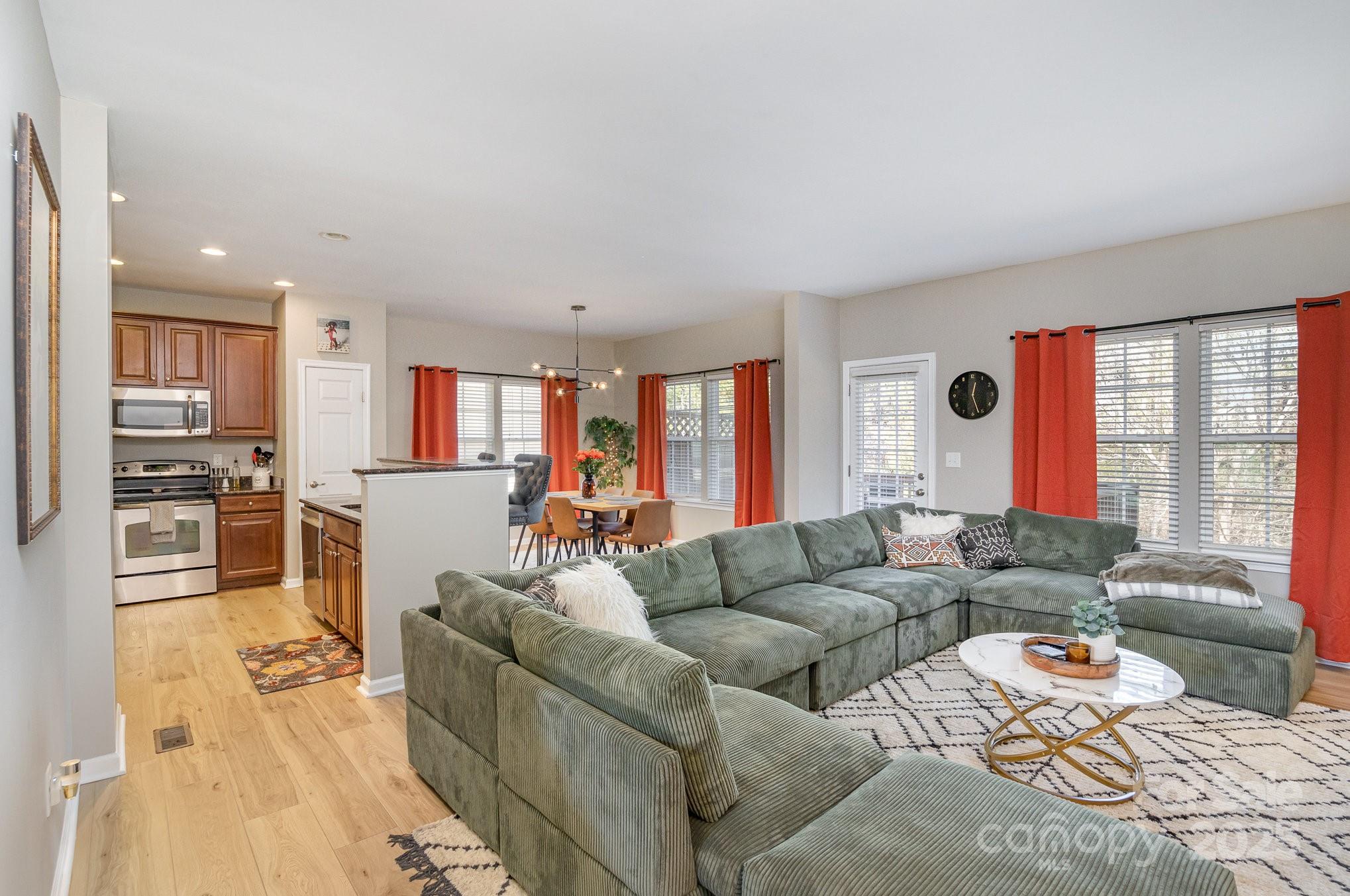 121 Inlet Point Drive