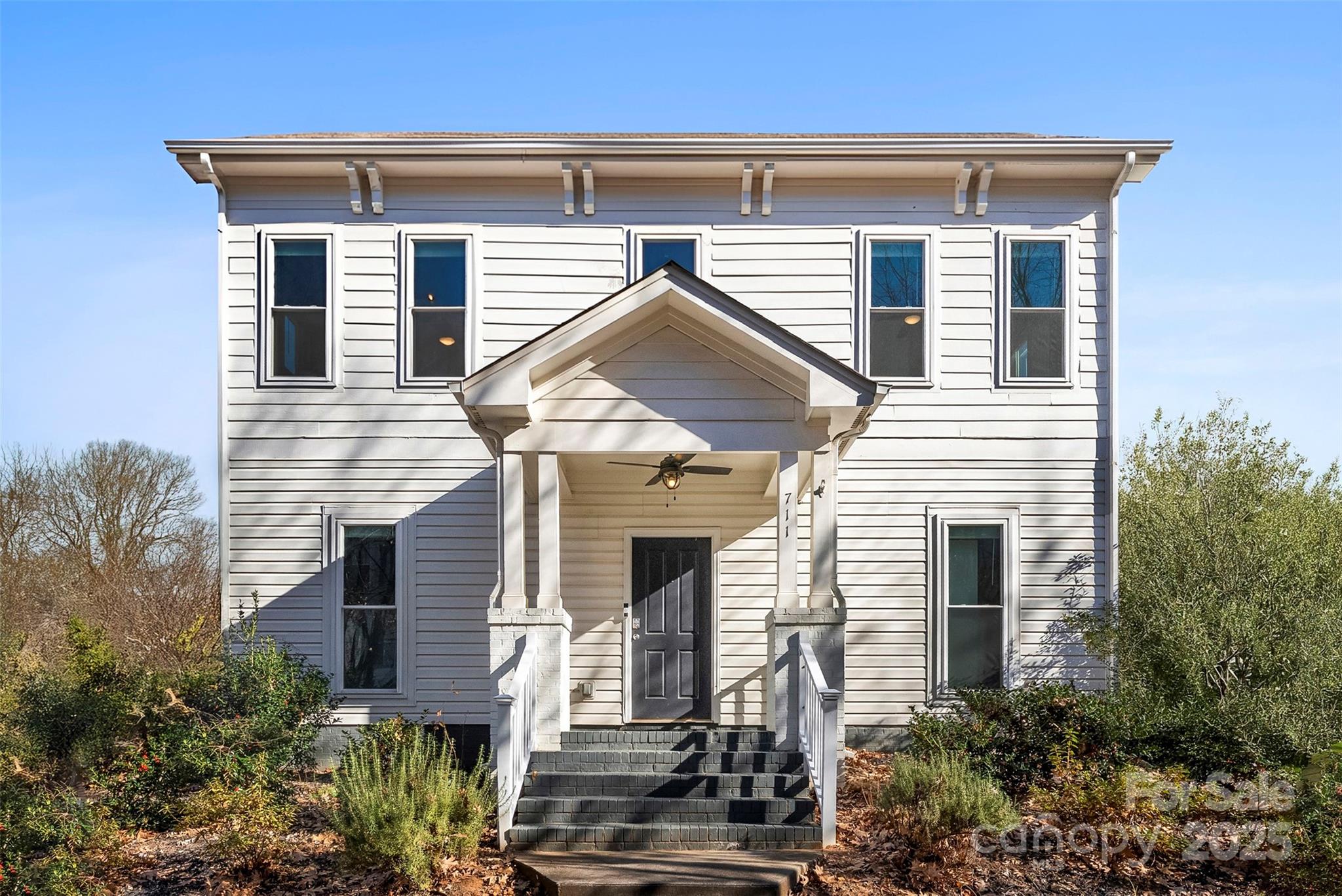 711 Parkside Terrace Lane