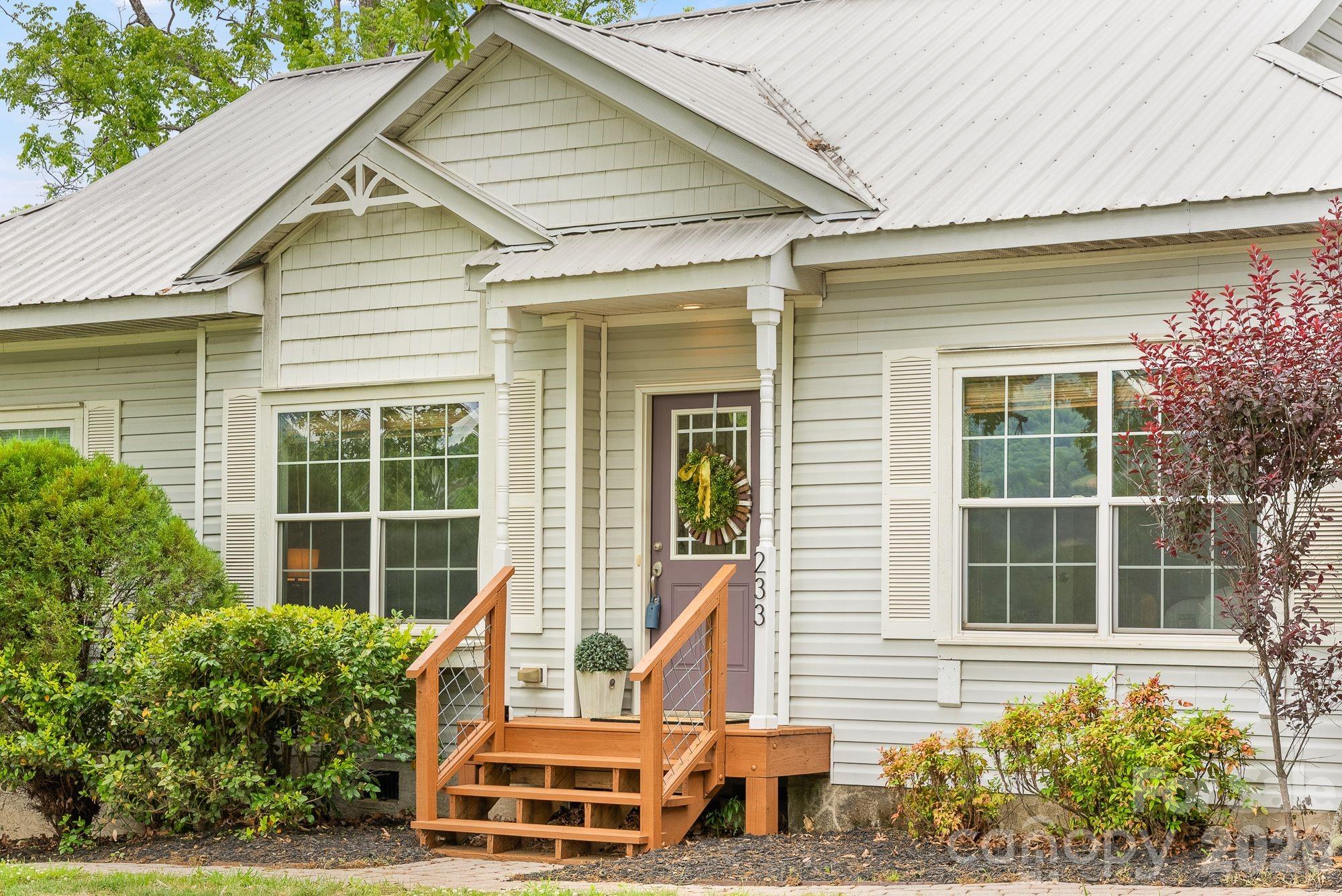 233 Thompson Cove Road