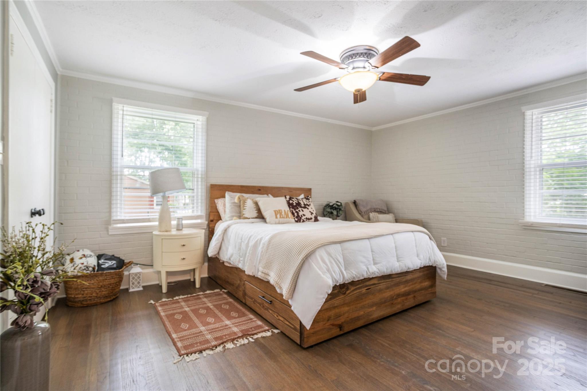803 Woodside Drive