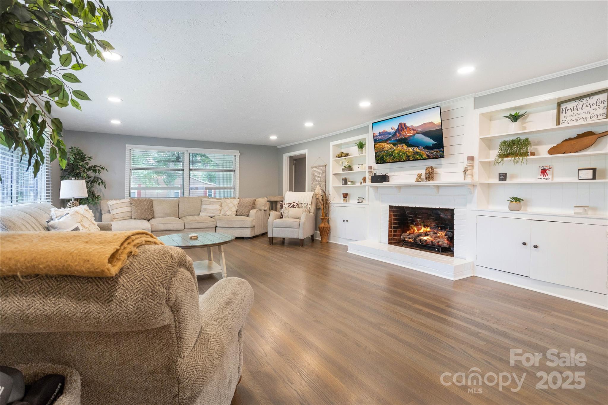 803 Woodside Drive