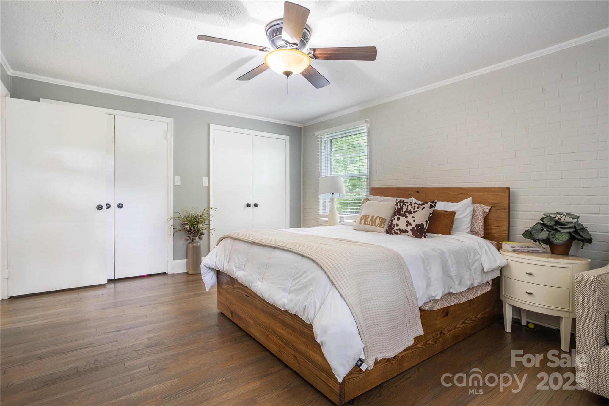 803 Woodside Drive