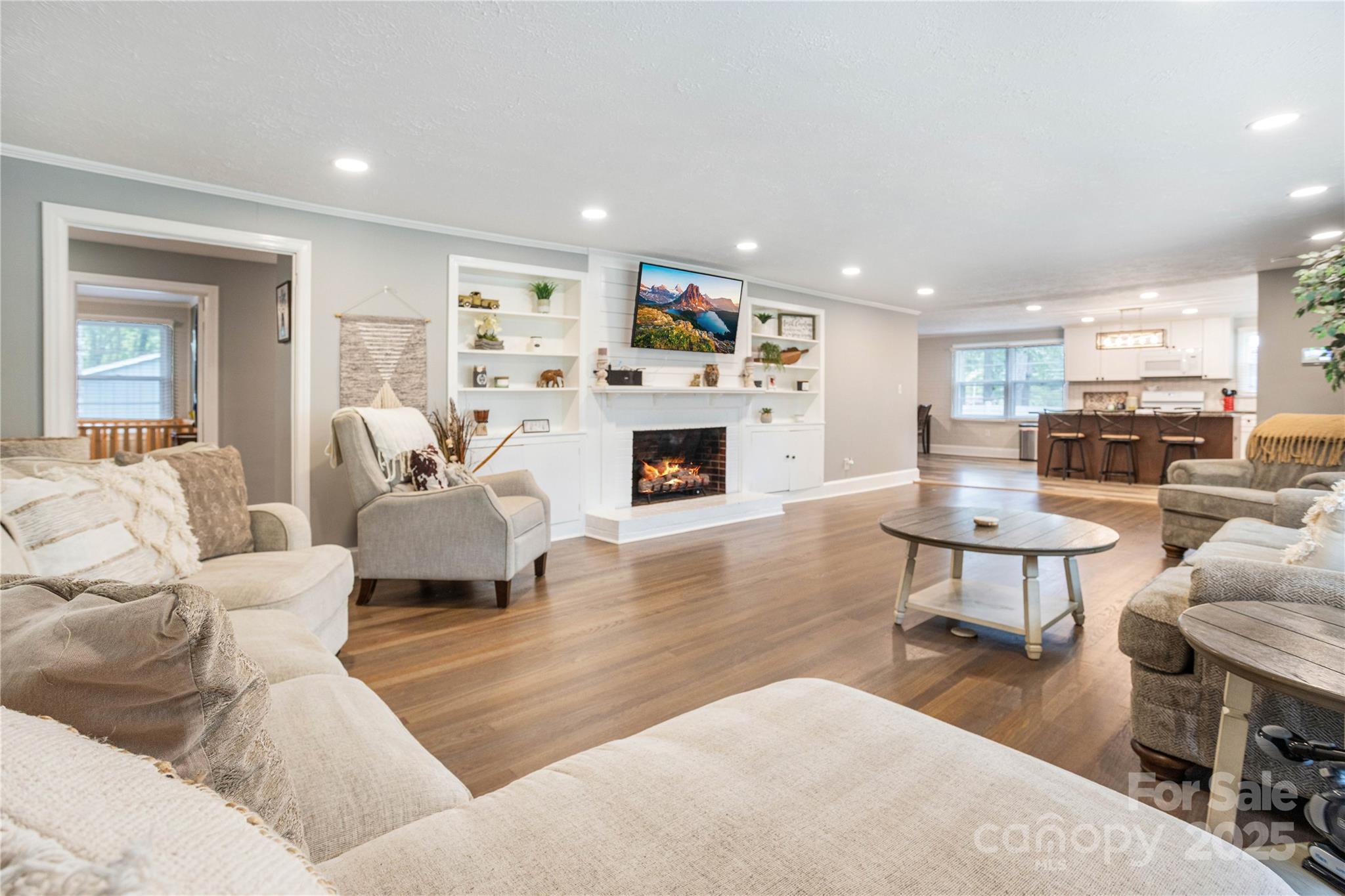 803 Woodside Drive