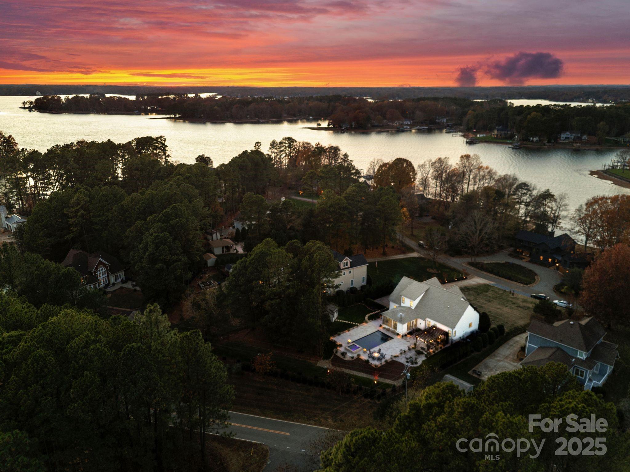 Craftsman Point - Residential