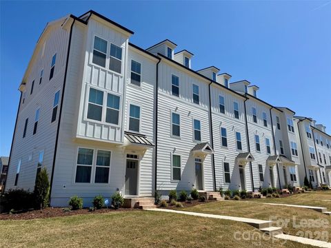 Photo of 3212 Drift Street, Charlotte, NC 28278 (MLS # 4362875)
