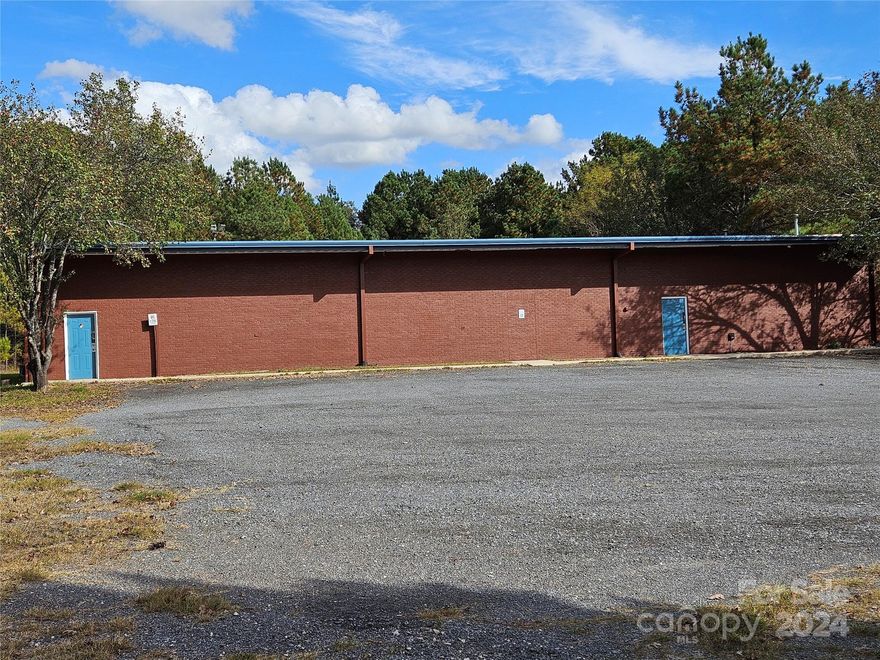 Excellent freestanding 6,100 square foot building built in approximately 1999. Wonderful location behind McDonald's at exit 65 off I-77. Formally used as a night club. All fixtures and equipment remain. Currently vacant and not for lease.