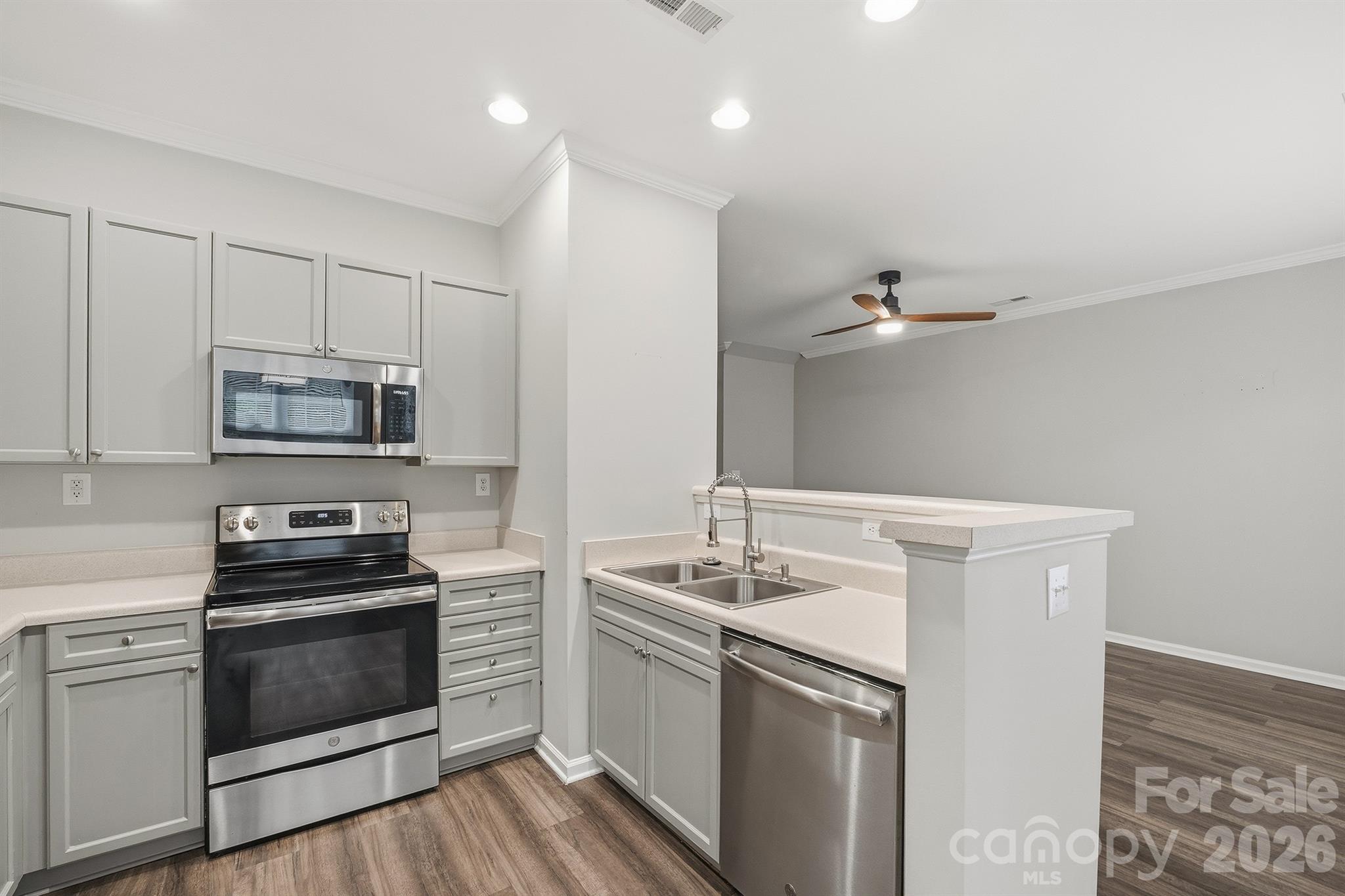 Coventry Court Townhomes - Residential