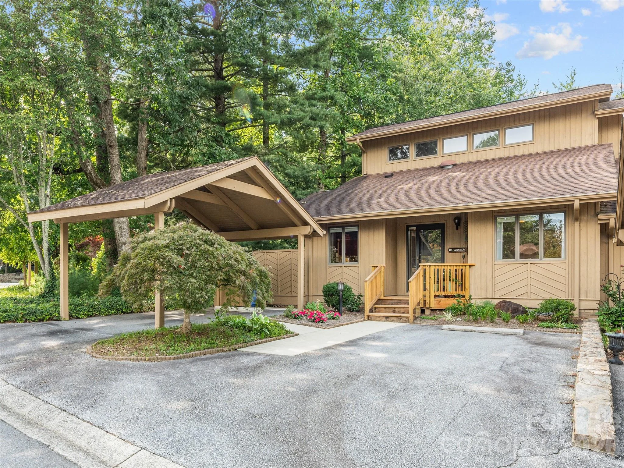 405 Red Oak Drive, Hendersonville, NC, 28791