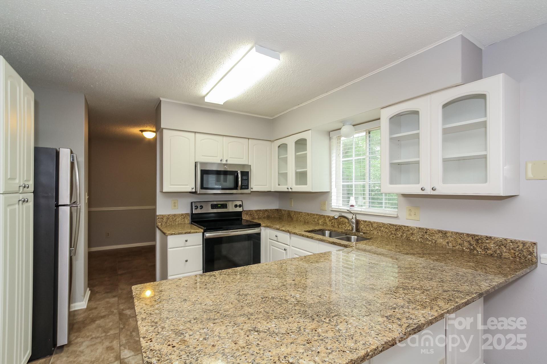 Shadow Lake - Residential Lease