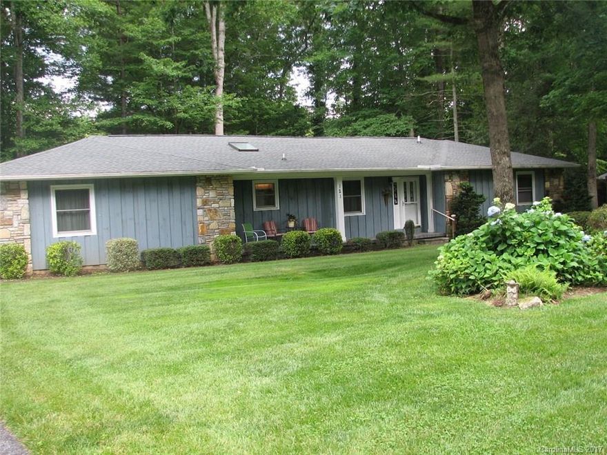 Wonderful 3 BR and 2 BA home in private walking residential neighborhood. Park like setting with fantastic great room. Newer roof, hot water heater, large garage with plenty of storage, encapsulated crawl space.
Seller is willing to review all offers.