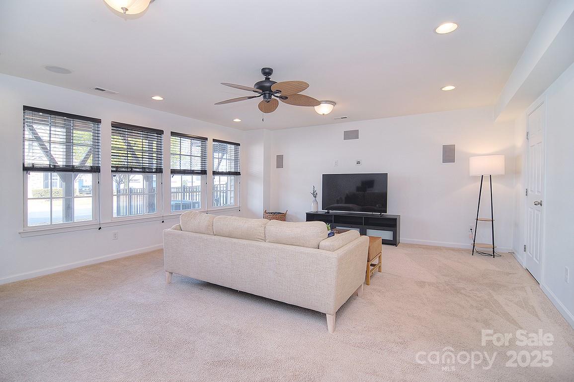 6134 Rockefeller Lane