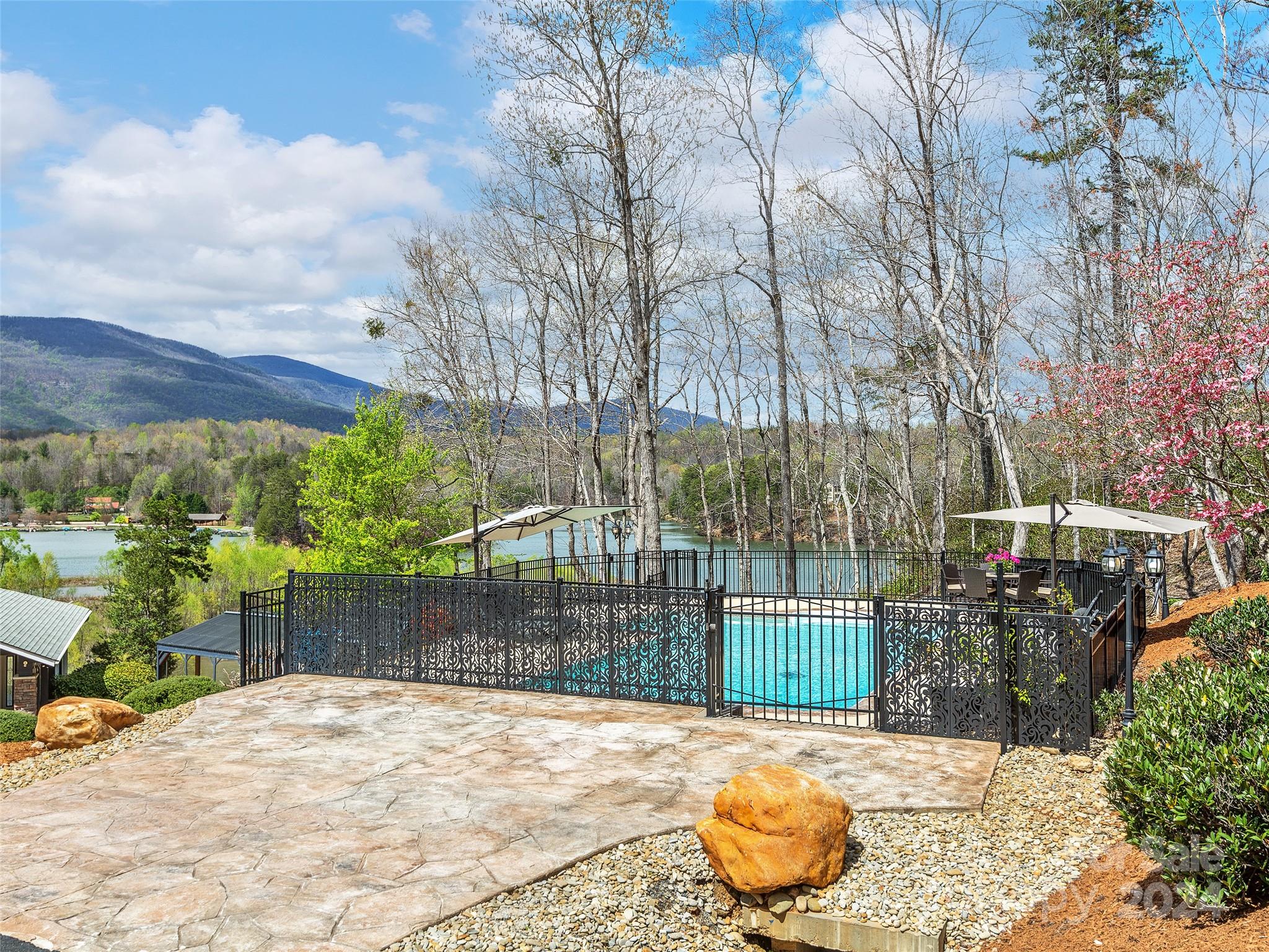 Lake Adger - Residential