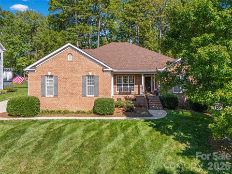 Photo of 1718 Sanridge Wind Lane, Charlotte, NC 28262 (MLS # 4434366)