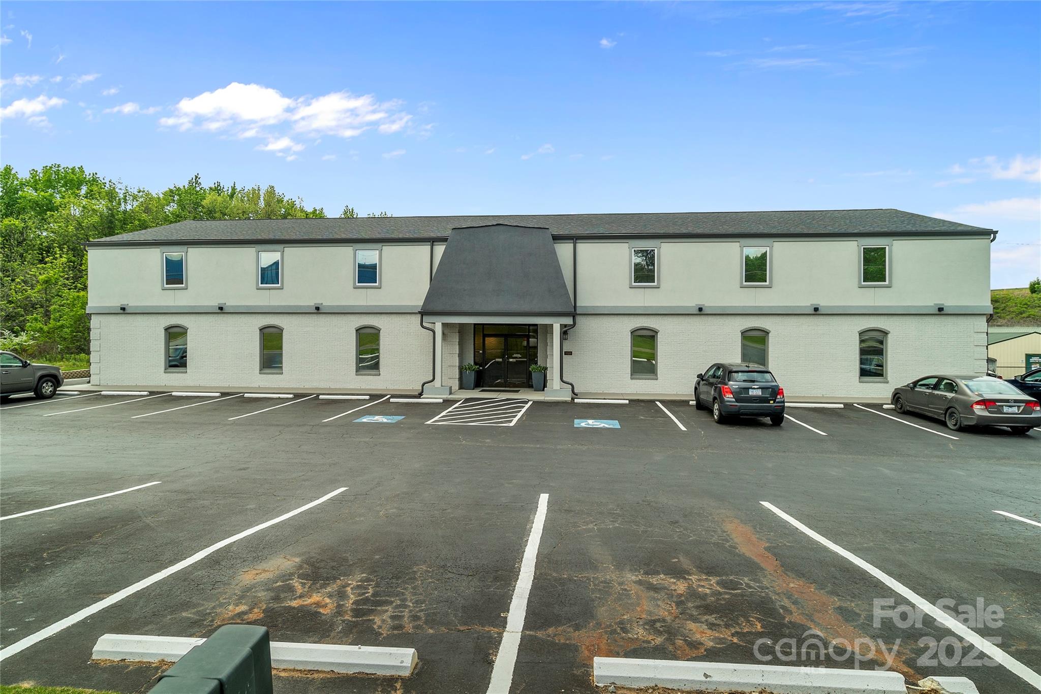 1121 Old Concord Road