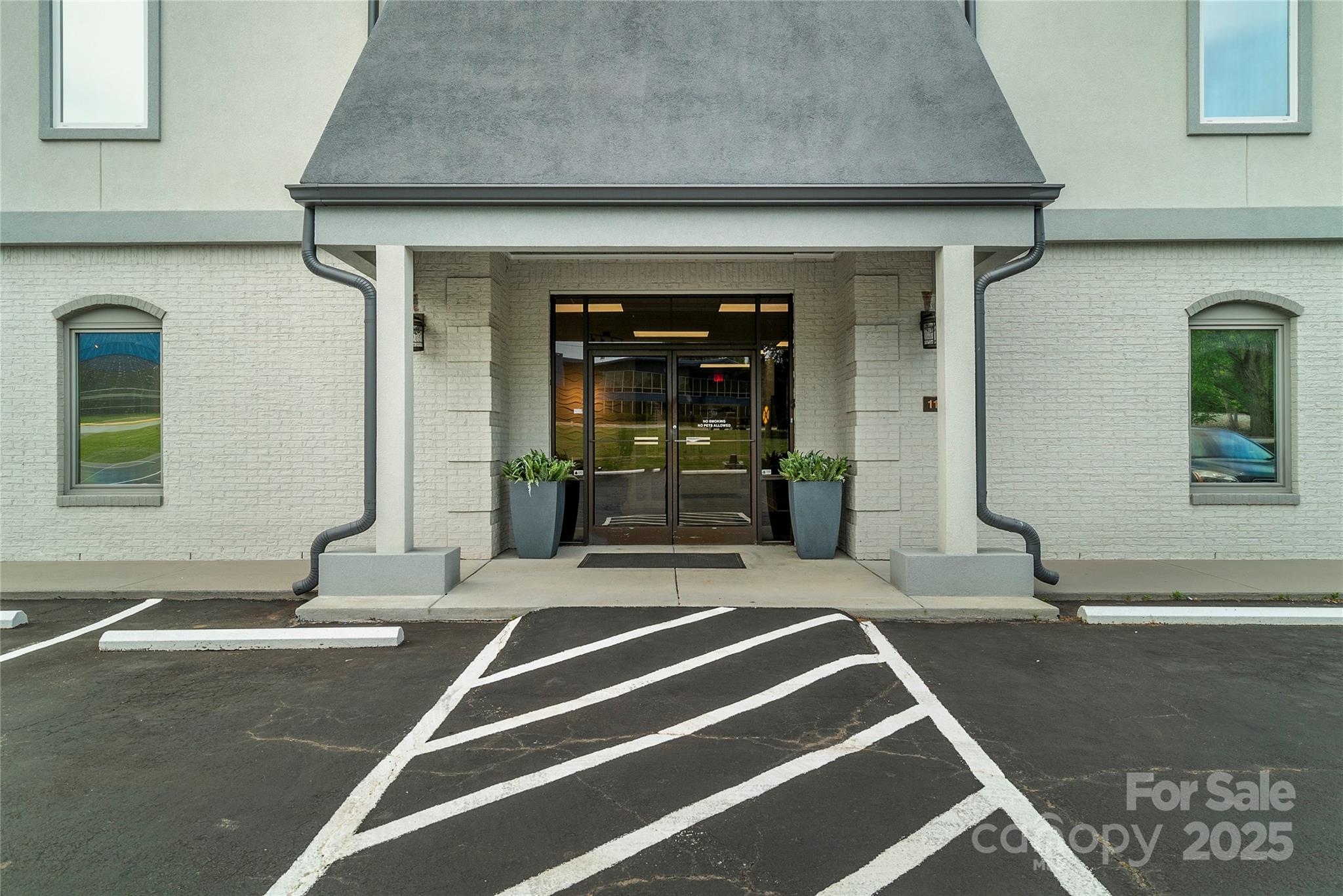 1121 Old Concord Road
