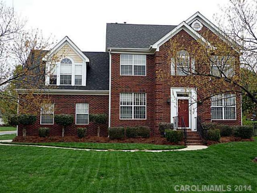 Wonderful floor plan.  Flow from dining, kitchen and great room make entertaining a breeze,  Master Suite w/sitting area is your retreat at the end of a busy day.  Start planning those summertime bbq's relaxing on your deck with family and friends.  Large level lot, 3 additional bedrooms plus bonus room is perfect for office,play rm, media rm, or exercise area. Grt home in wonderful neighborhood.